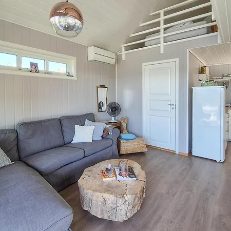 1 Bedroom Lovely In Holiday home