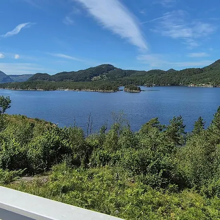 1 Bedroom Beautiful In *