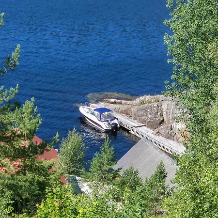 1 Bedroom Lovely In Holiday home *