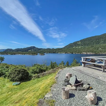 1 Bedroom Lovely In Holiday home